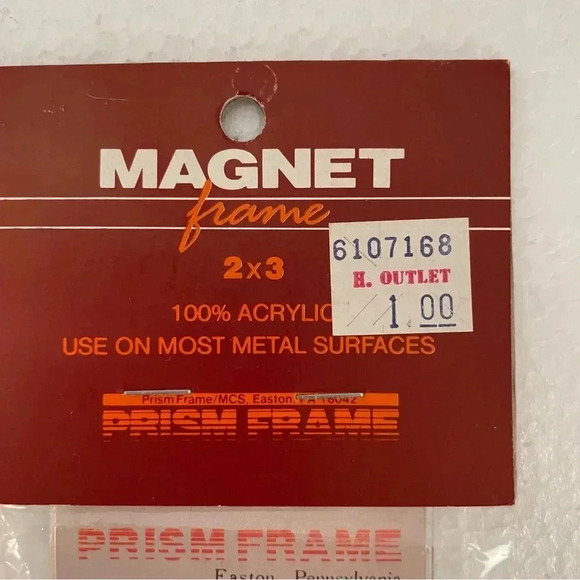 Vintage Magnetic Frame & 2 Keychains Clear Acrylic 2” x 3” by Prism Frame Retro - Picture 3 of 5